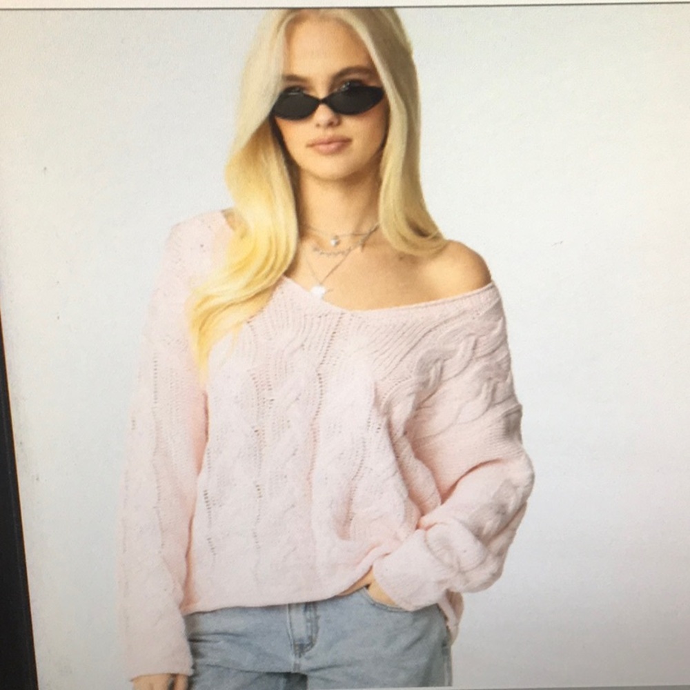 EDIKTED/“INGA”V-NECK BRAIDED FISHERMEN’S CABLE KNIT SWEATER/NWT